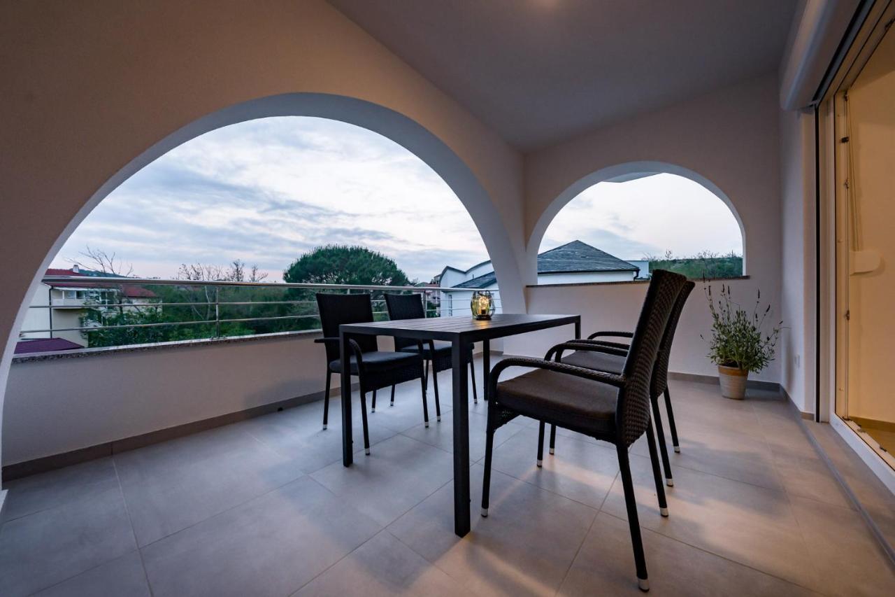Apartmani Villa Zora Lopar Buitenkant foto