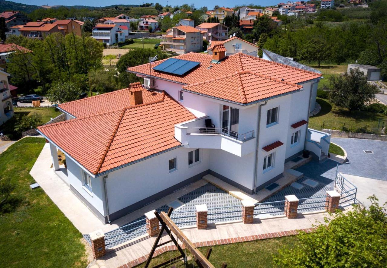 Apartmani Villa Zora Lopar Buitenkant foto